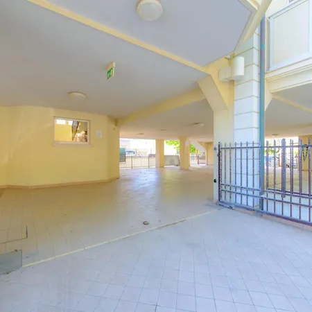 아파트 Charming Studio In 30 M² Parking And Bikes Included